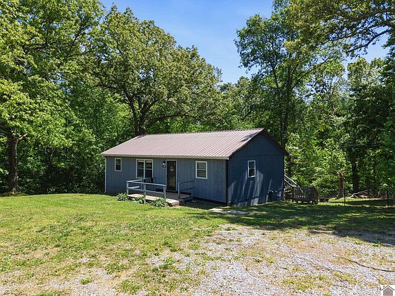 2nd image of 1939 Rockcastle Rd