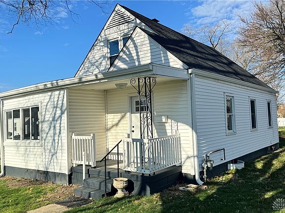 3rd image of 311 N Elm Ave