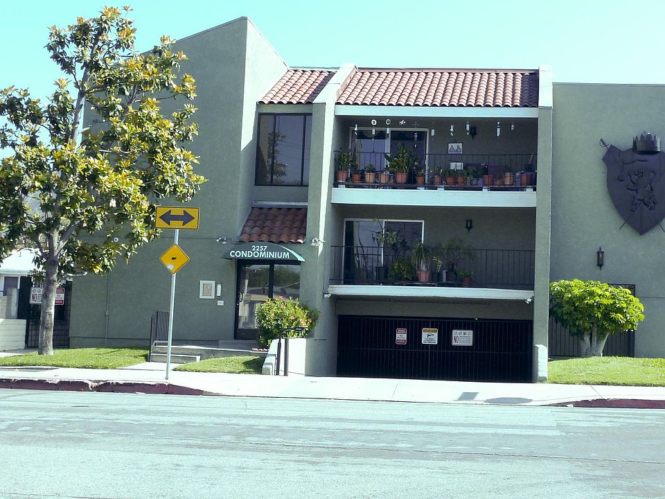 2257 Fair Park - Quite and well-maintained condominium. Walking distance to Sprouts.