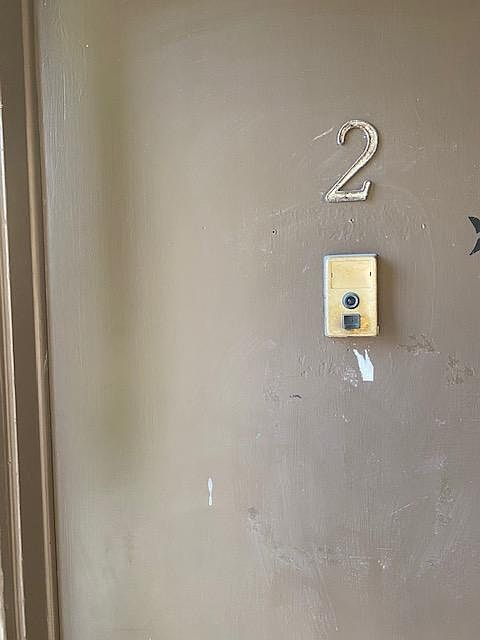 1st image of 2831 Montrose Ave APT 2