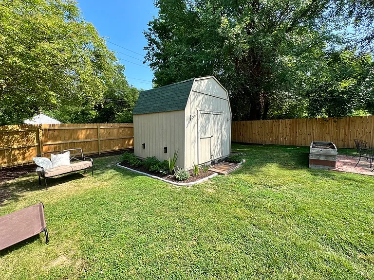 1819 Ingram Ave — Photo 20