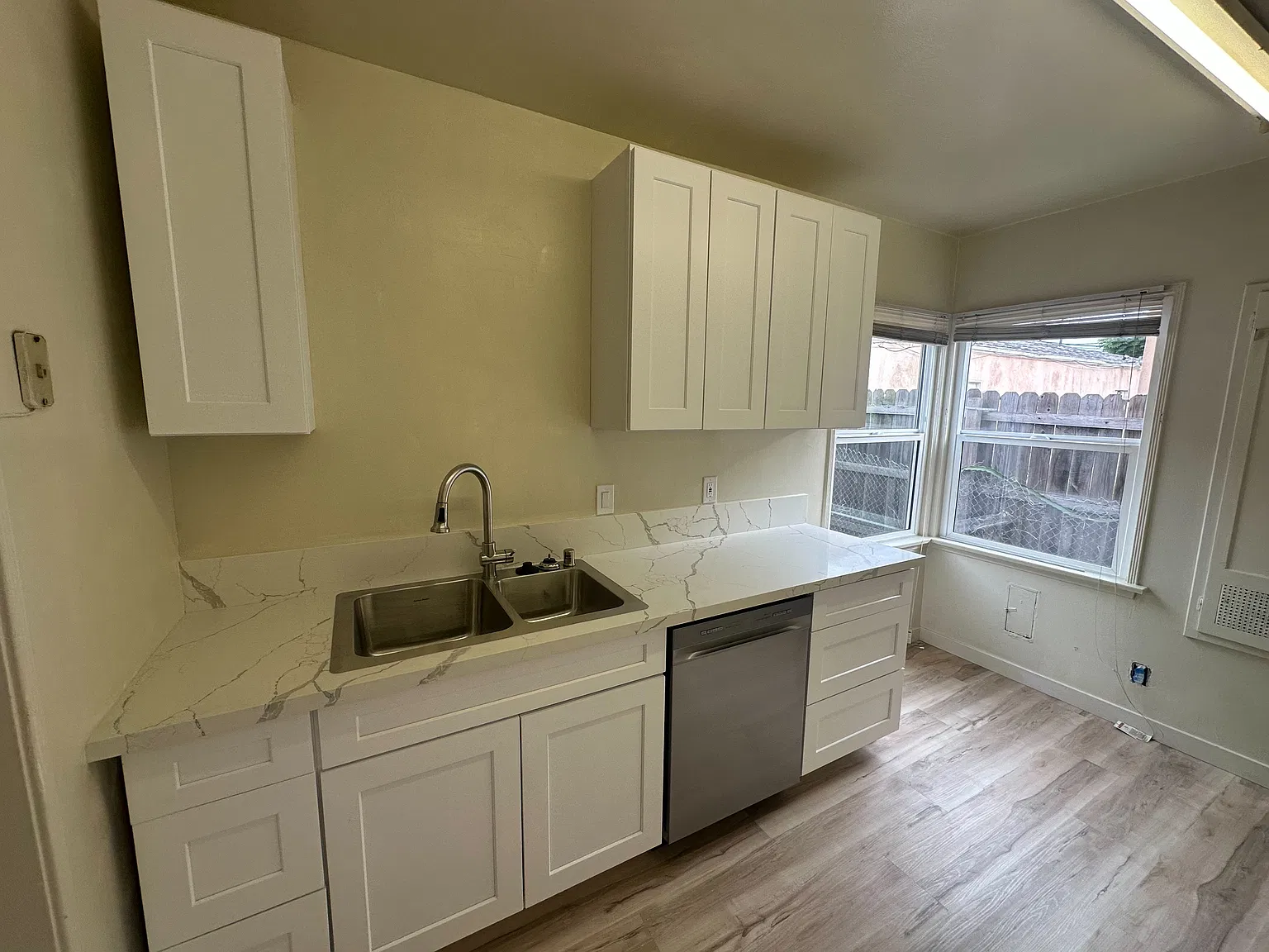 2 bed, $2,400 — Photo 4