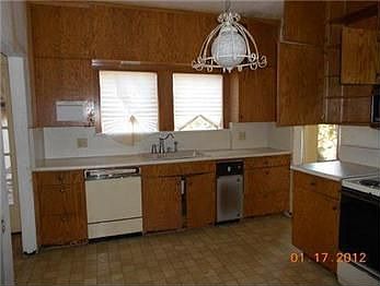 3rd image of 1431 Argonne Dr