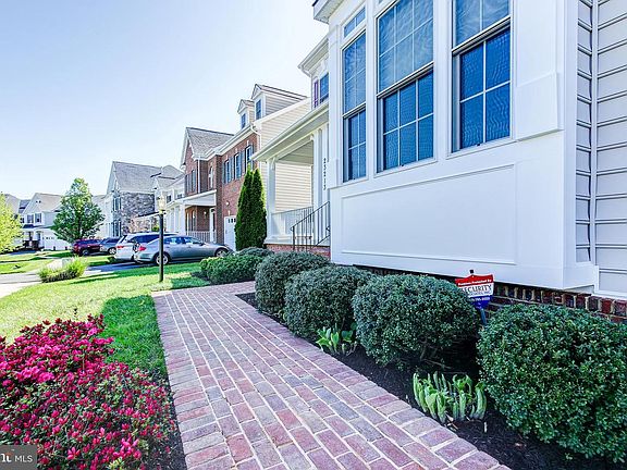 4th image of 23213 Yellowwood Dr