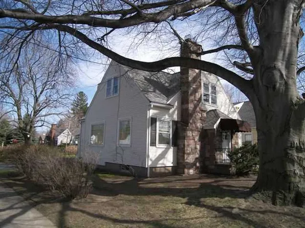 44 Cooper Rd, Rochester, NY 14617