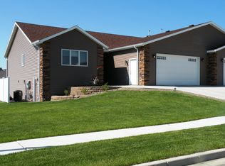2801 Sleepy Hollow Loop, Bismarck, ND 58501
