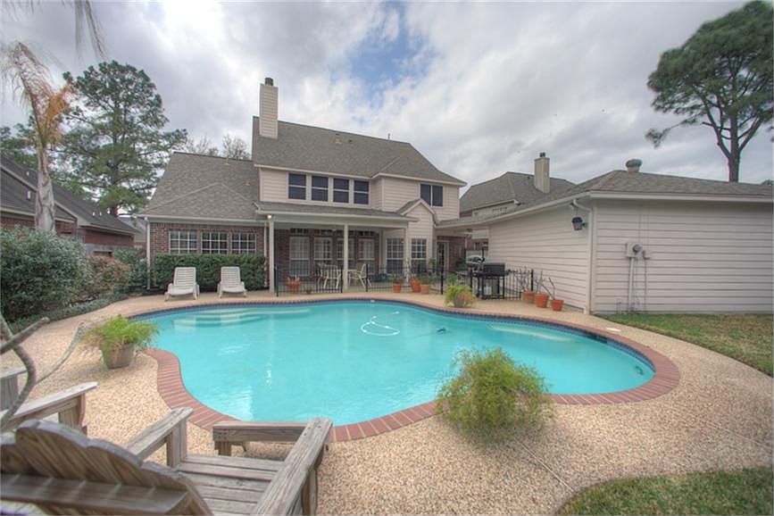 2nd image of 16015 Garden Hill Ln