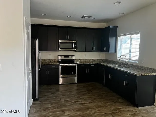 1820 W Pollack St — Photo 2