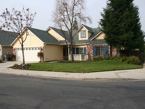 2nd image of 2654 E El Paso Ave