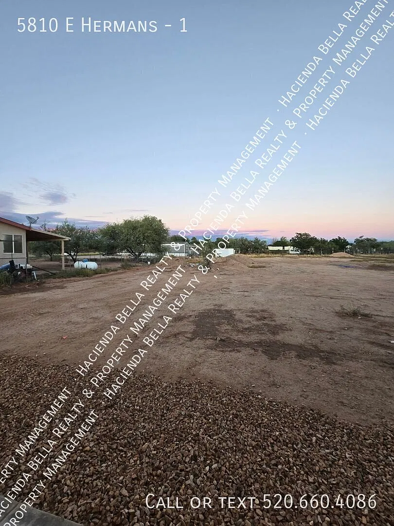 Brand New 3BR/2BA Duplex on Large Lot — Photo 4
