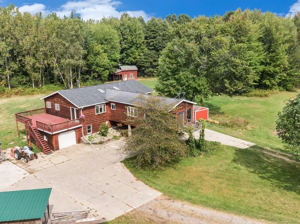 6829 120th Ave, Fennville, MI 49408