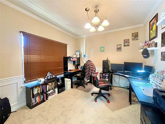 5th image of 13 White Pine Way