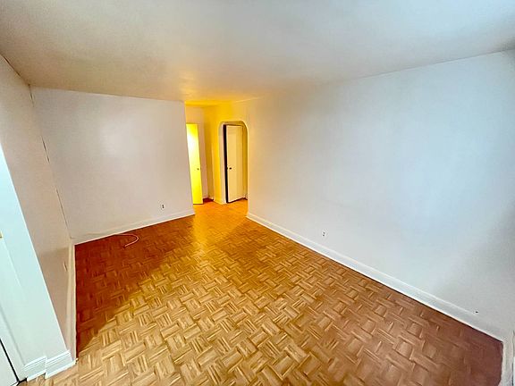 5th image of 1965 Ellis Ave #1F