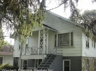 69 Magnolia St, Sylva, NC 28779