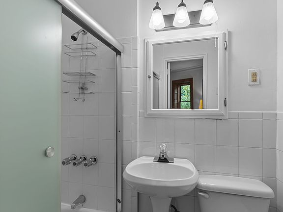 5th image of 881 Union St APT 4F
