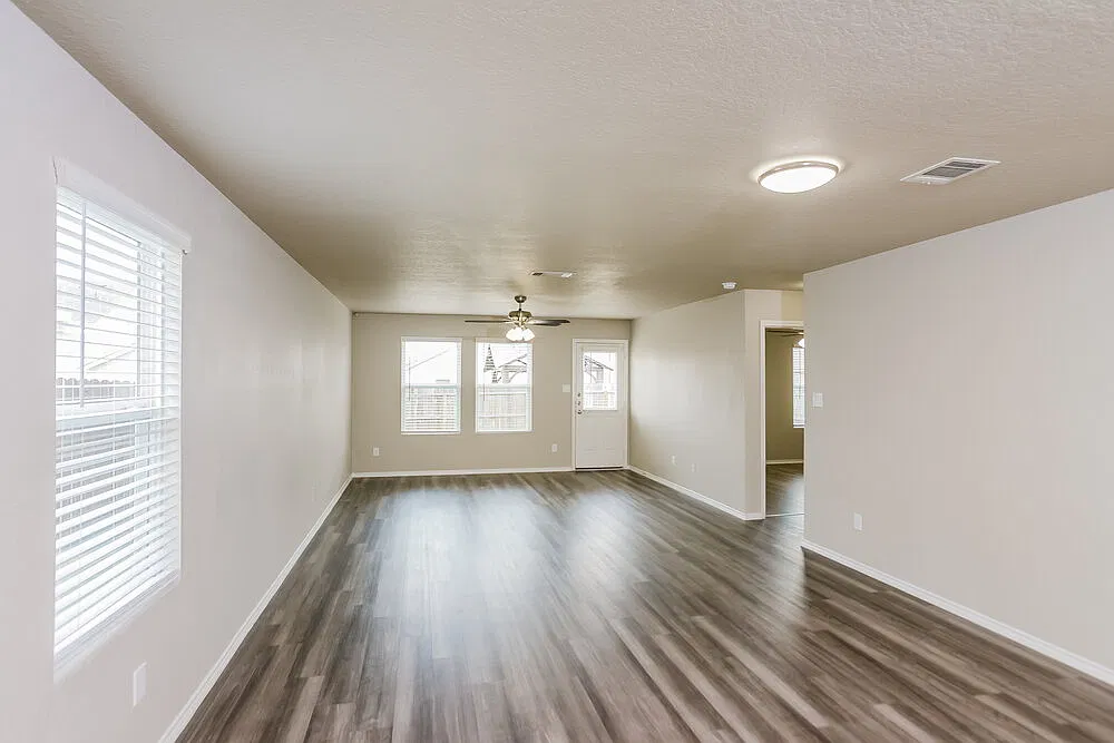 4 bed, 2.0 bath, 1697 sqft, $1,705 — Photo 4