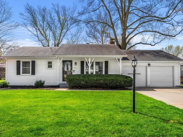 7721 W 95th Ter, Overland Park, KS 66212