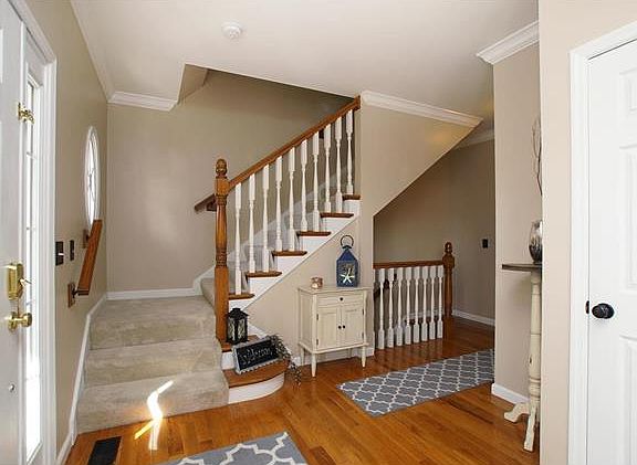 5th image of 904 Ellis Park Dr