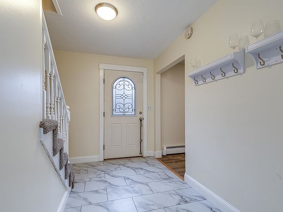 4th image of 7 King Henry Drive