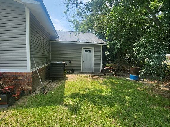 5th image of 820 Algood Ave