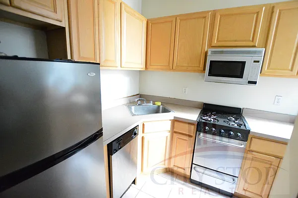 Rented by City Stop Realty | media 19