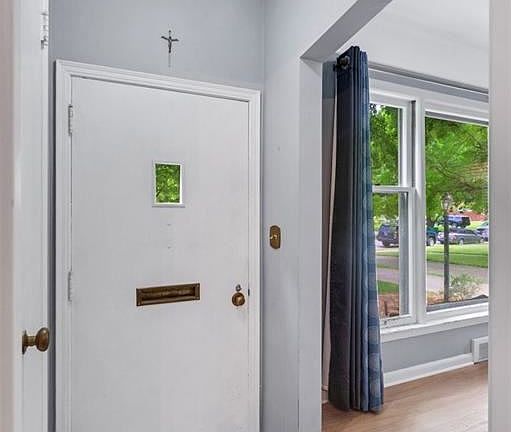 3rd image of 1367 Kensington Ave