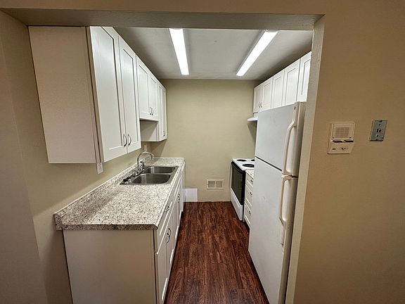 5th image of 483-491 Lovers Lane; Country Clb #2B-1BA-800SQFT