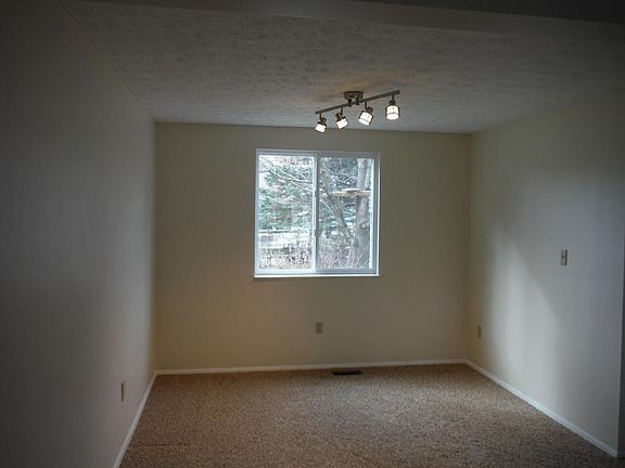 5th image of 217 Canby Ct