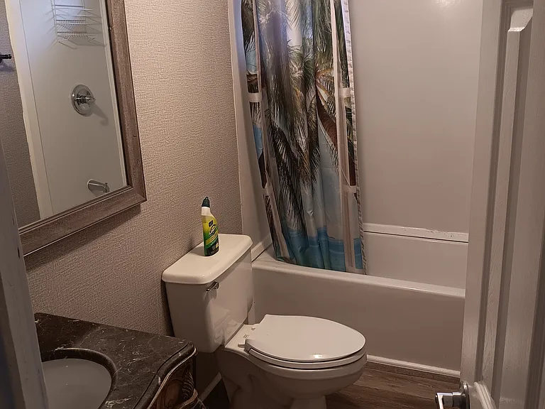 2821 Hillcrest Ave #8 — Photo 2
