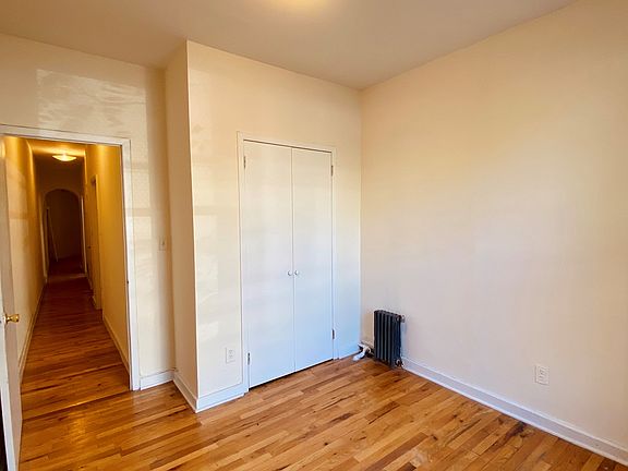 4th image of 137 W 83rd St APT 1W