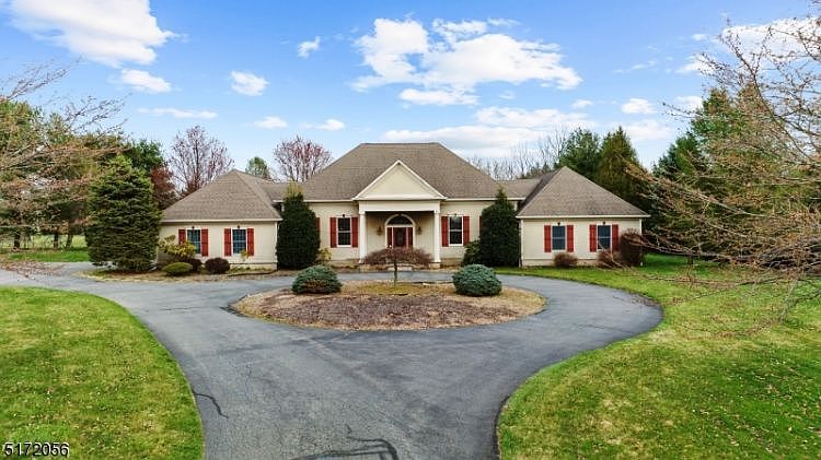 1st image of 9 Lenape Springs Rd