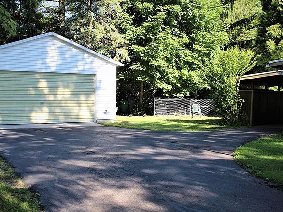 4th image of 2351 Kingswood Dr E