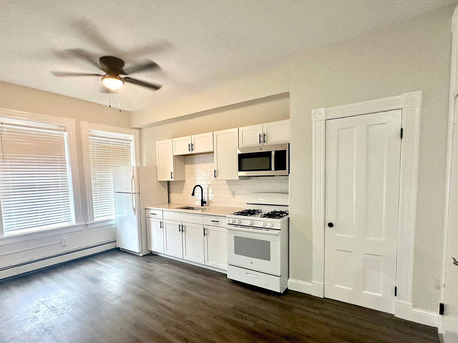 1 bed, 1.0 bath, 750 sqft, $1,400 — Photo 2