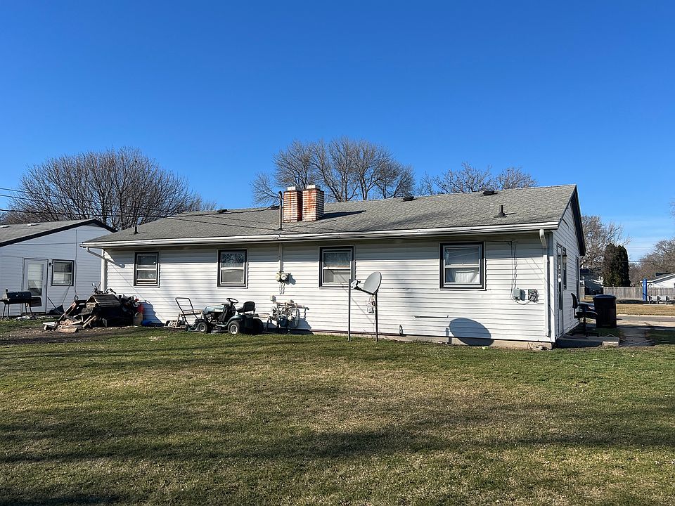 2nd image of 938-940 Garfield Dr