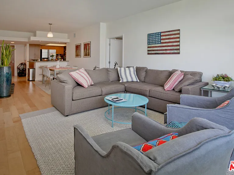 13700 Marina Pointe Dr #630 — Photo 7