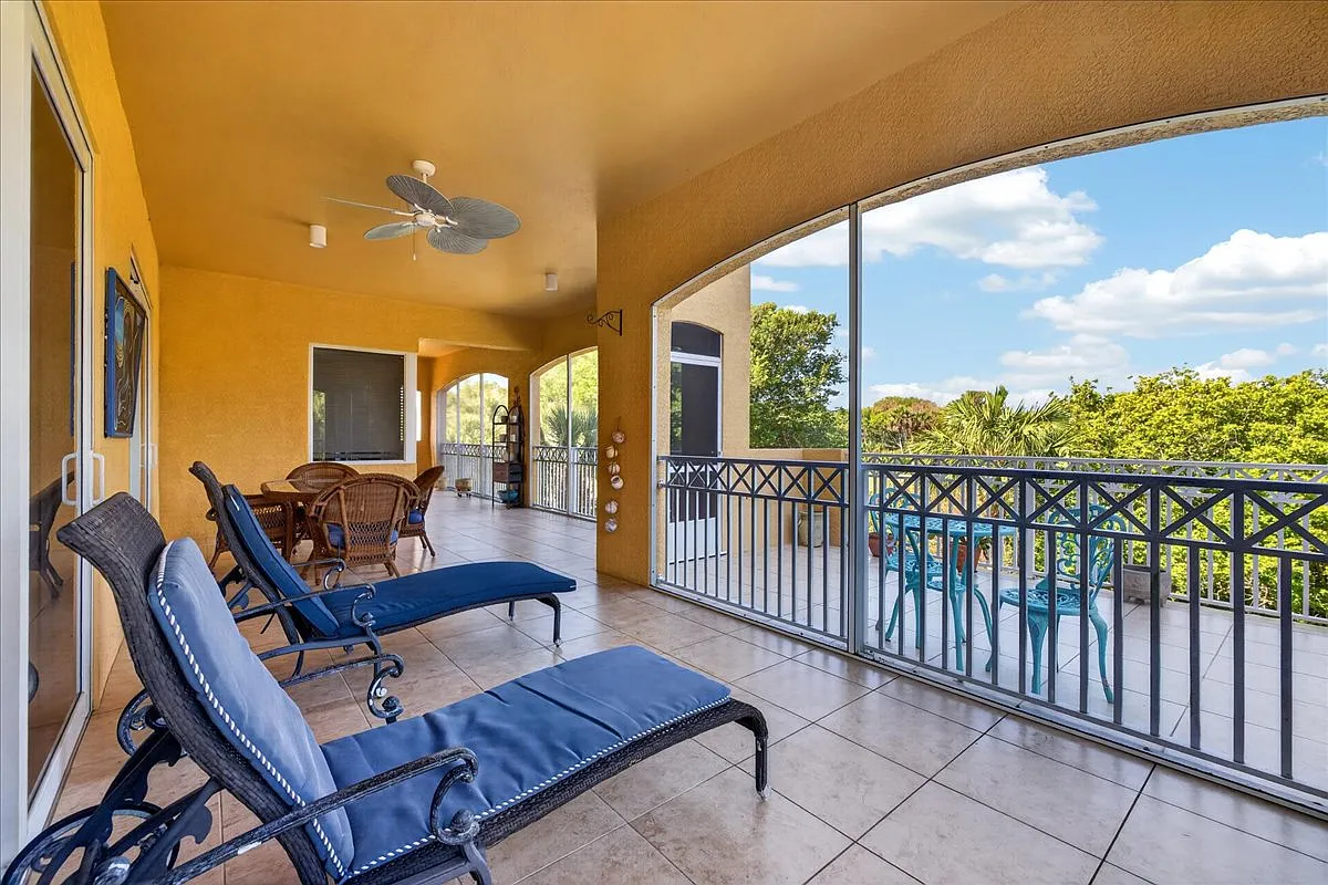 3 bed, 2.5 bath, 2463 sqft, $4,250 — Photo 4