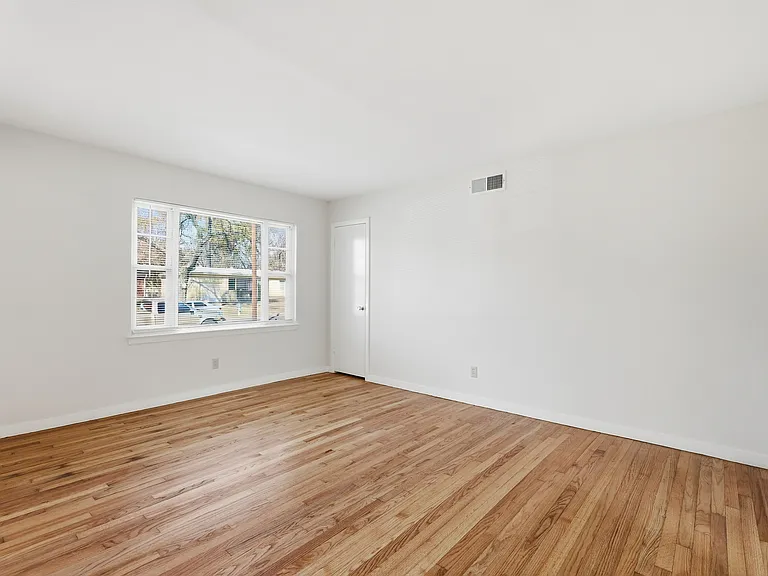 10830 Cotillion Dr — Photo 5
