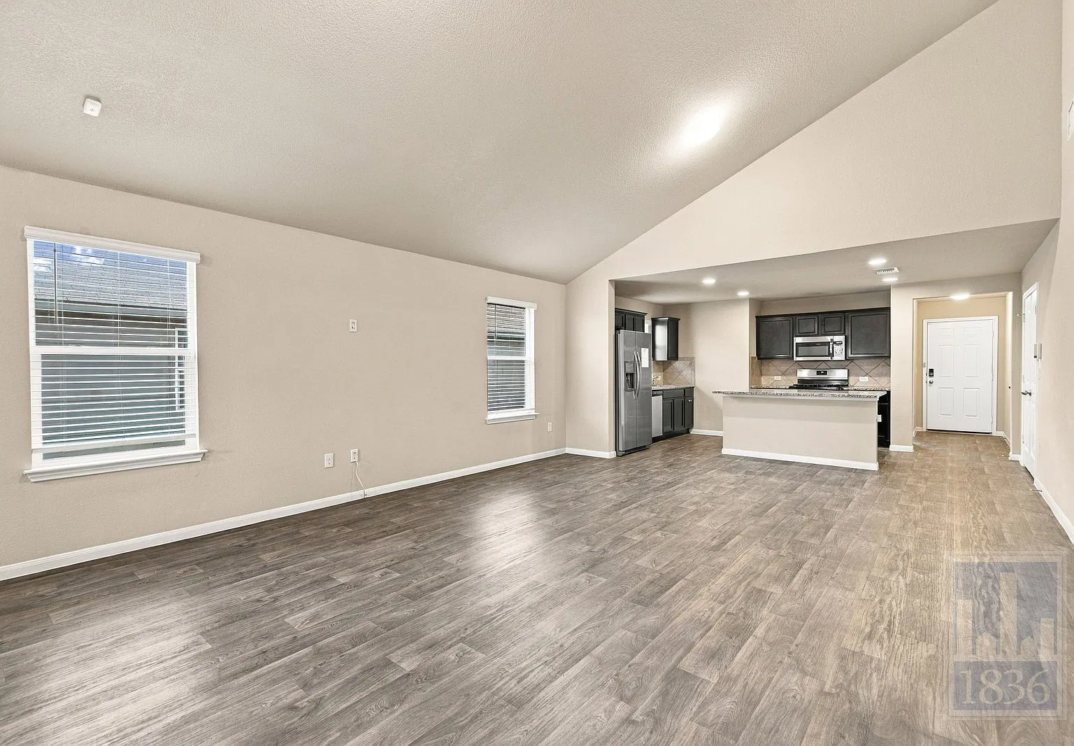 4 bed, 2.0 bath, 1858 sqft, $1,995 — Photo 2