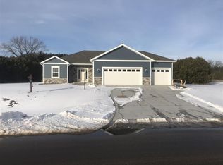 910 Torrey Pines Way, Plover, WI 54467