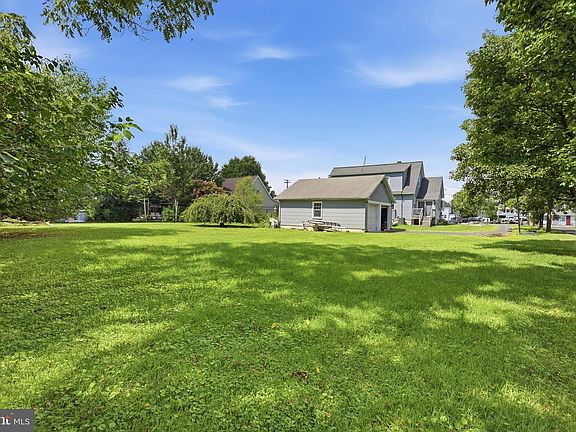 5th image of 3423 Edwards Ln