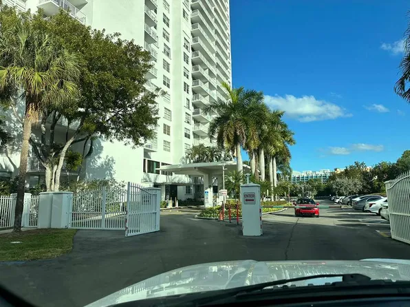 2851 NE 183rd St, Aventura, FL