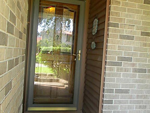 2nd image of 213 Persimmon St