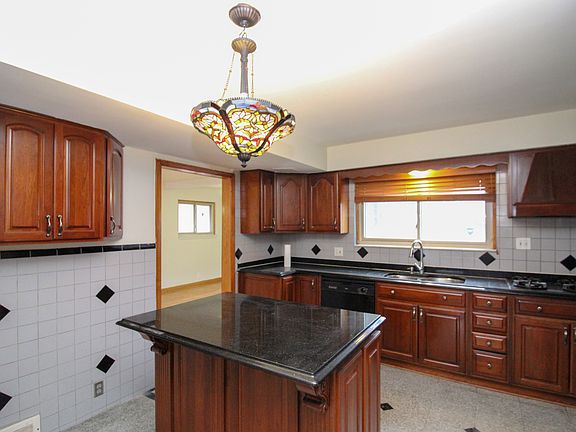 5th image of 7628 W Morrow Cir