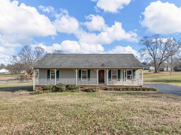 202 Adams Ct, Inman, SC 29349