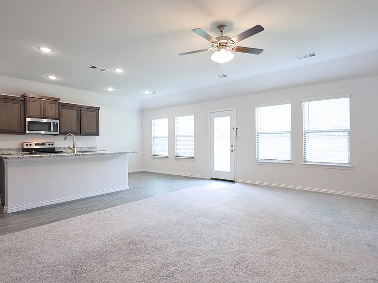 4012 Mockingbird Ln — Photo 5