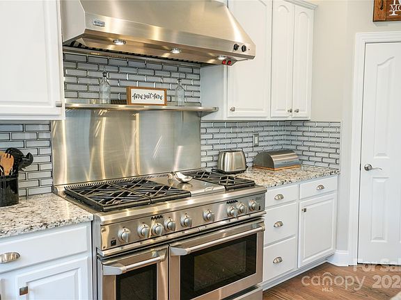 3rd image of 146 Preserve Way