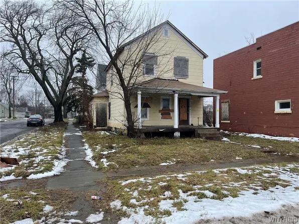 1002 Centre Ave, Niagara Falls, NY 14305