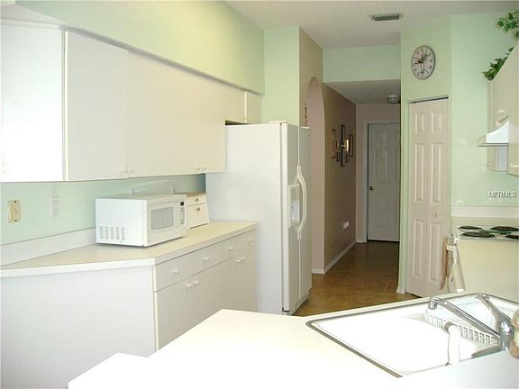 5th image of 2676 Oleander Ct