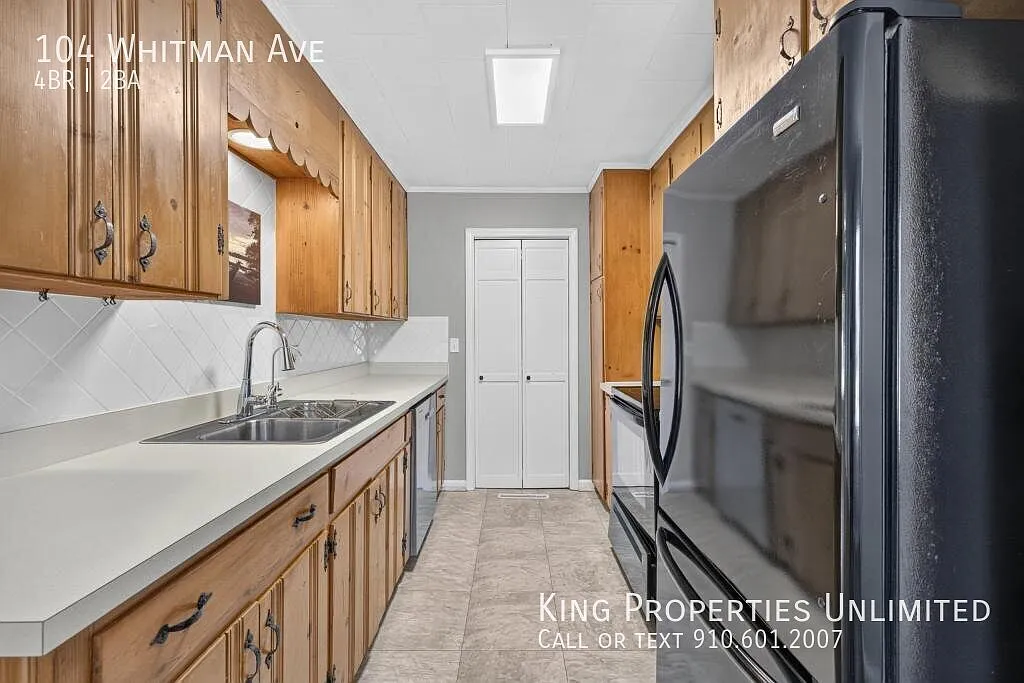 104 Whitman Ave — Photo 3