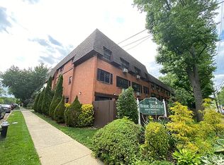 220-27 67th Ave #B, Oakland Gardens, NY 11364